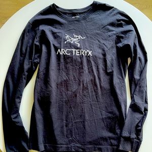 Men’s Arc’teryx Shirt.